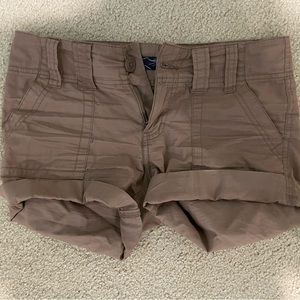 Low rise cargo shorts (2)